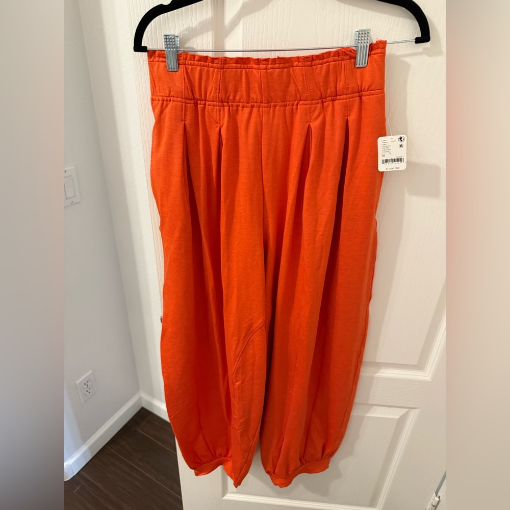 NWT FP Movement Jump Start Jogger, Scarlett, Sz Medium - Picture 6 of 10
